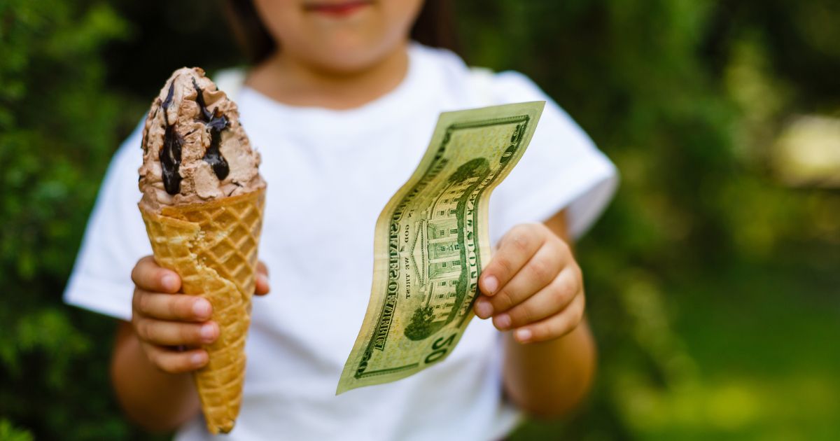 How to Raise Financially Savvy Kids: Budgeting, Saving & Money Talks